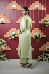 Pista Kurta - Over Shoulder